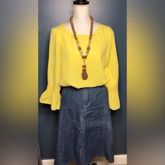 crown & ivy Tops - Yellow Crown & ivy 2xl shirt (0097)